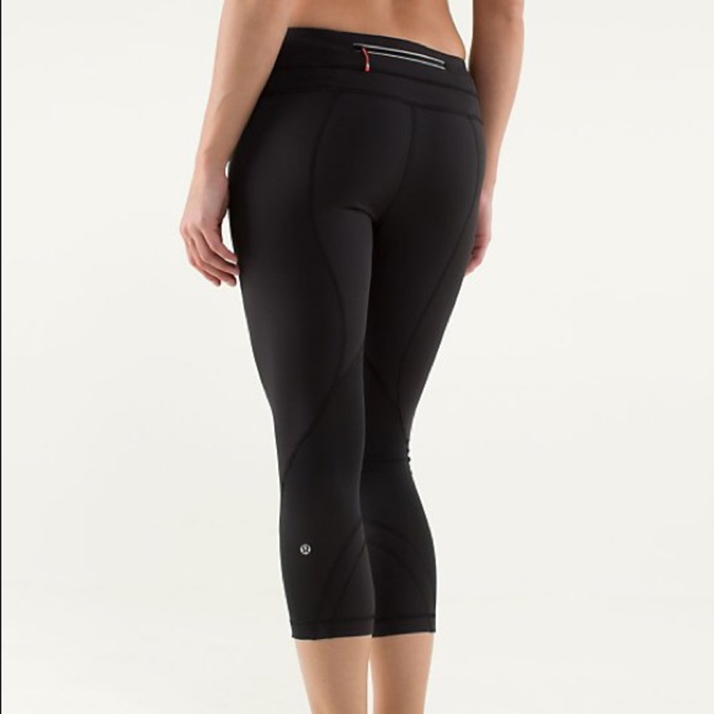 Lululemon special edition Inspire Crop II size 6